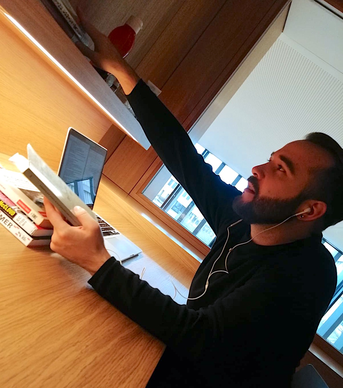 aea2eaa2-e5cb-424e-ba10-14e0f1d62bf4